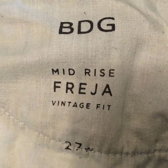 BDG Women's size S or 27 In distressed beaded studded tapestry Jean short shorts - Picture 6 of 11